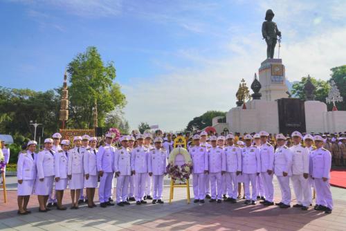 กรมการพัฒนาชุมชน ร่วมพิธีวางพวงมาลาถวายราชสักการะพระบรมราชานุสรณ์พระบาทสมเด็จพระมงกุฎเกล้าเจ้าอยู่หัว เนื่องในวันสมเด็จพระมหาธีรราชเจ้า