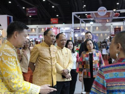 เอกอัครราชทูตสาธารณรัฐฟิลิปปินส์ เยี่ยมชมงาน “OTOP City 2024 Happy Market มอบความสุข ด้วยของขวัญล้ำค่า จากภูมิปัญญาไทย” ตั้งแต่วันนี้ ถึงวันที่ 22 ธันวาคม ณ อิมแพค เมืองทองธานี